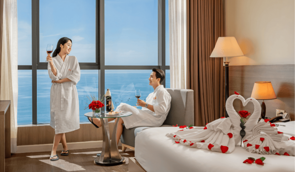 IN-ROOM DECORATIONS