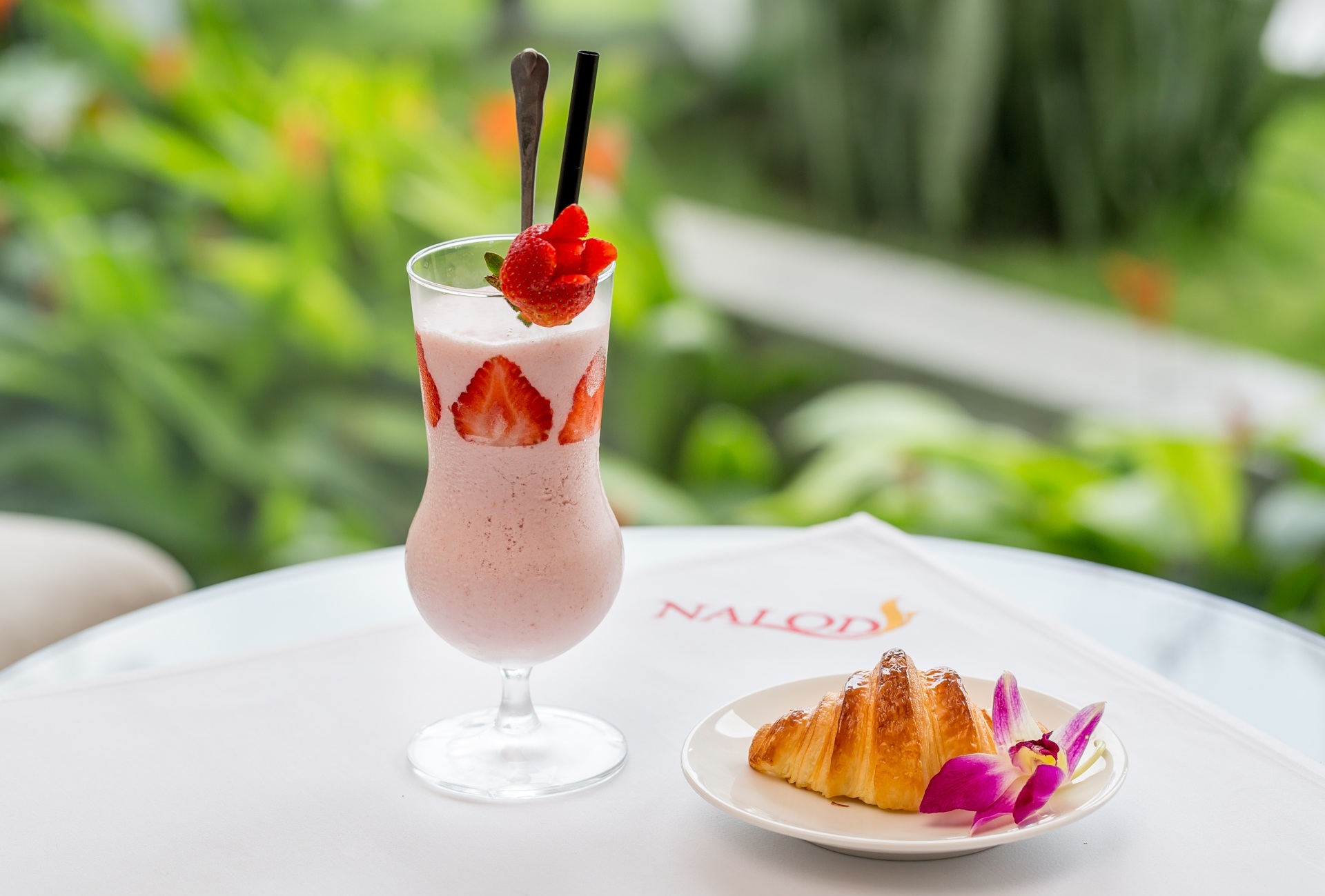 Bài viết giới thiệu về nhà hàng Lobby lounge