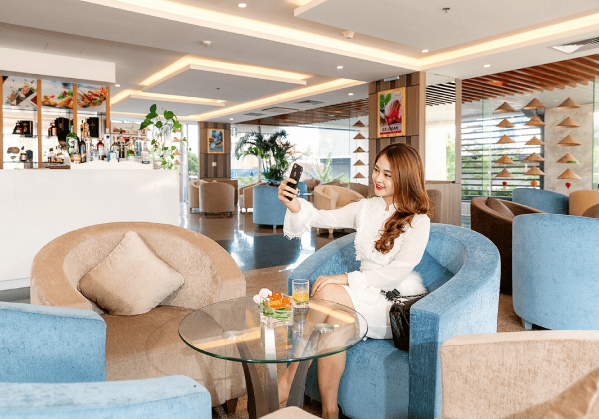 Bài viết giới thiệu về nhà hàng Lobby lounge