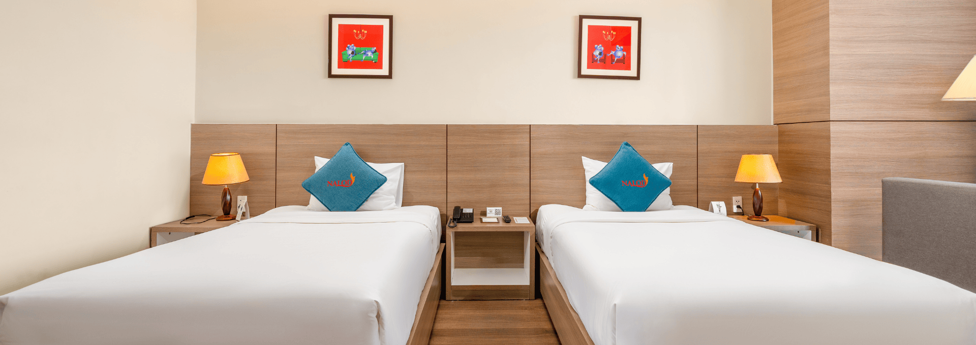 Superior City Room