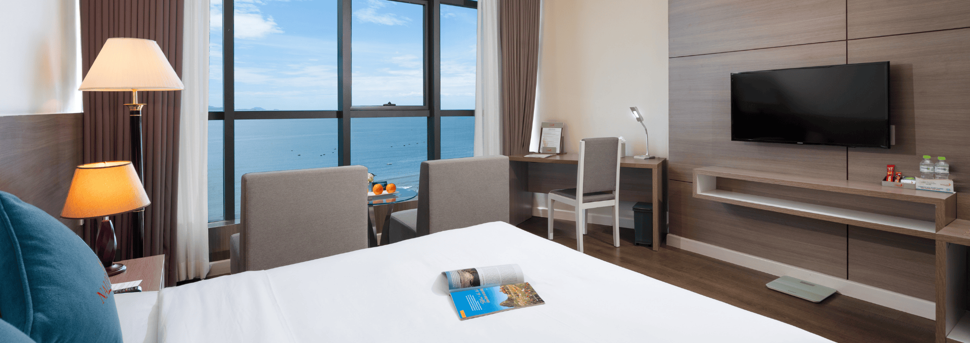 Deluxe Ocean Room