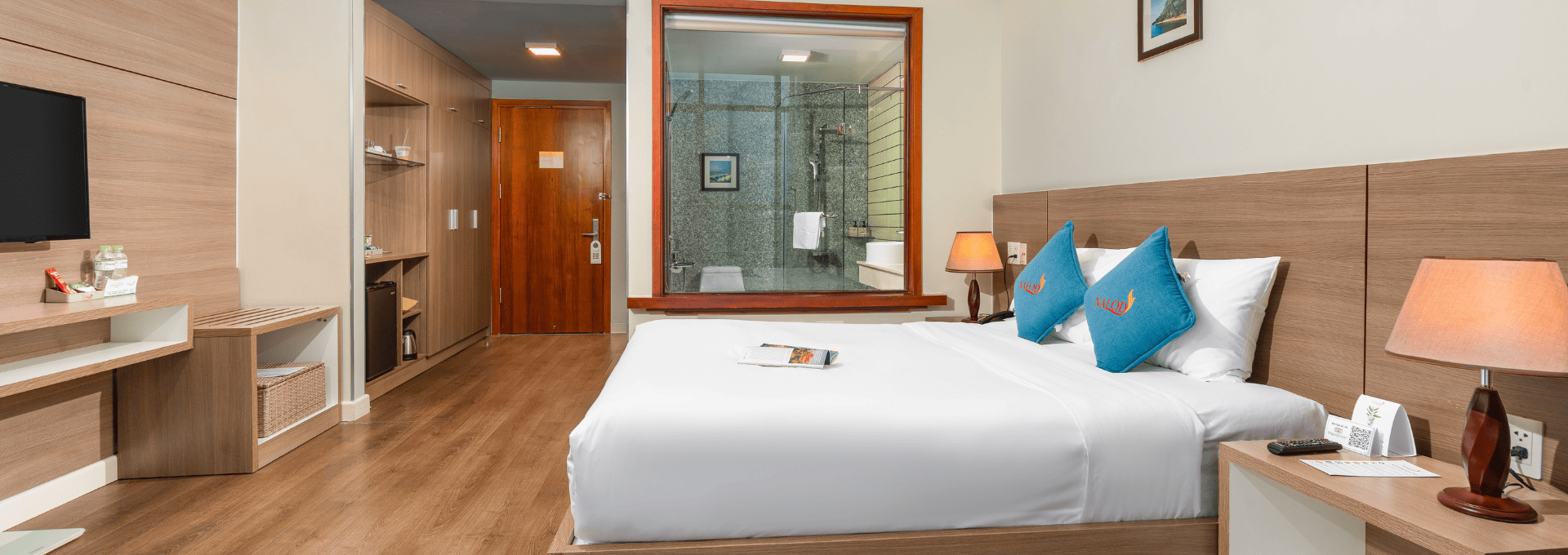 Deluxe Ocean Room