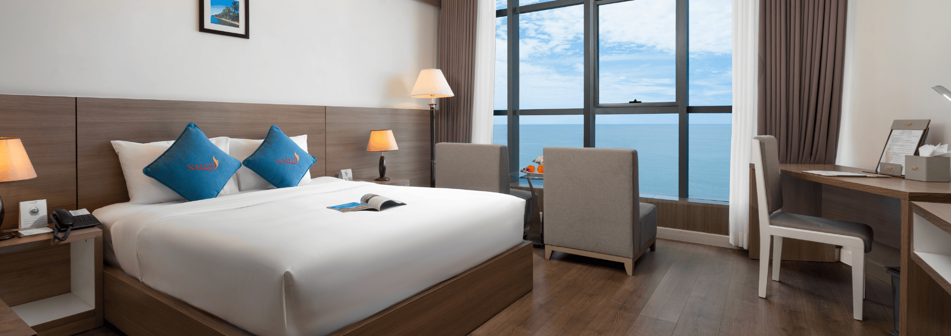 Deluxe Ocean Room