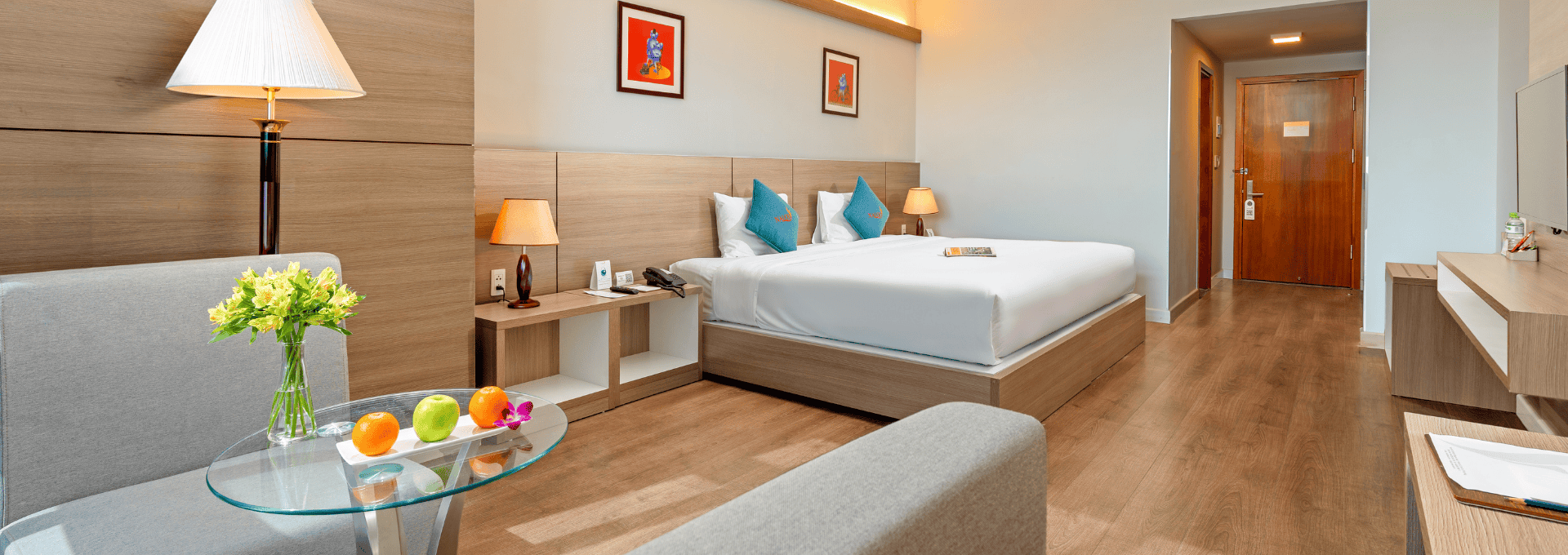 Deluxe City Room