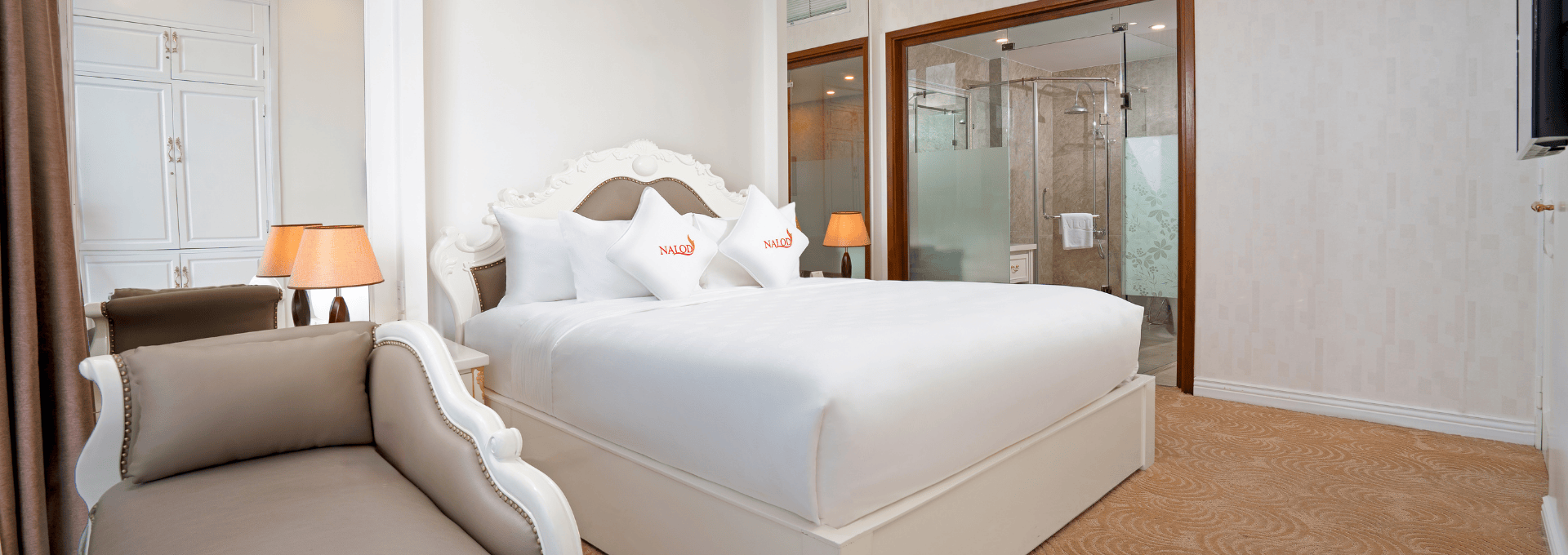 PRESIDENT SUITE