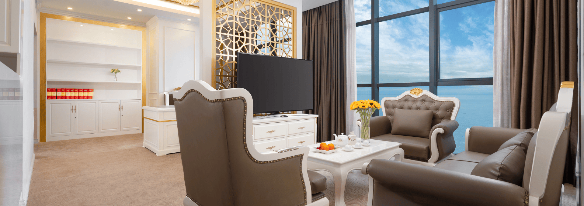 PRESIDENT SUITE